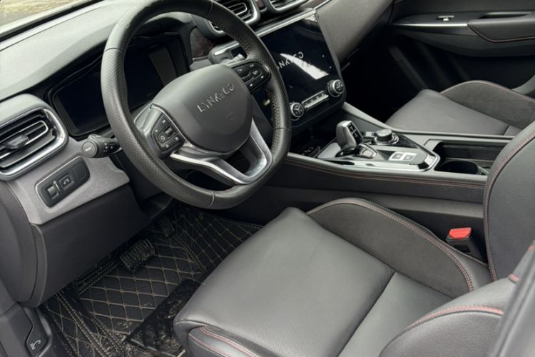 Used Lynk & Co 03 2020 1.5TD DCT Sport Edition Interior 2