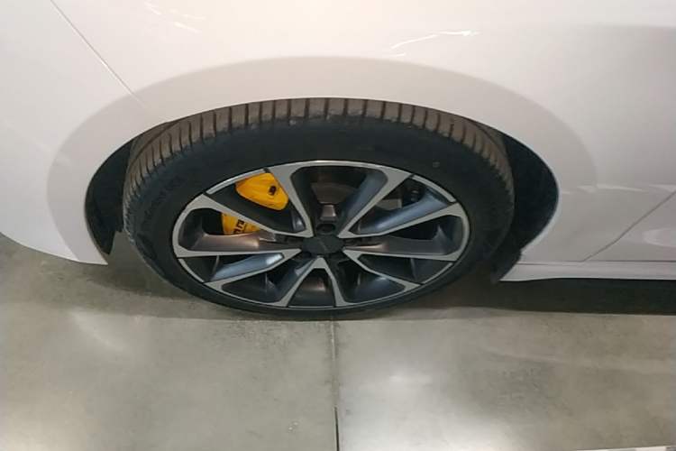 Used Lynk & Co 03 2020 1.5TD DCT Sport Edition Left Front Wheel Hub