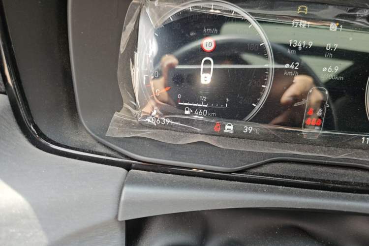 Used Lynk & Co 03 2020 1.5TD DCT JingPro Edition Odometer Close Up