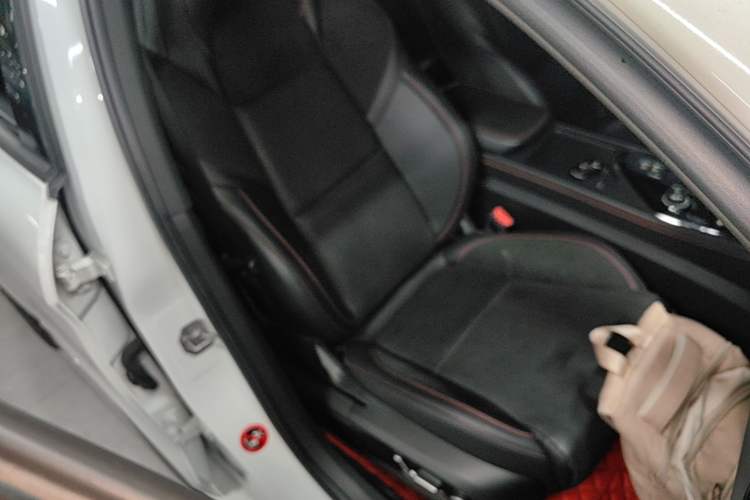 Used Lynk & Co 03 2020 1.5TD DCT JingPro Edition Right Front Seat