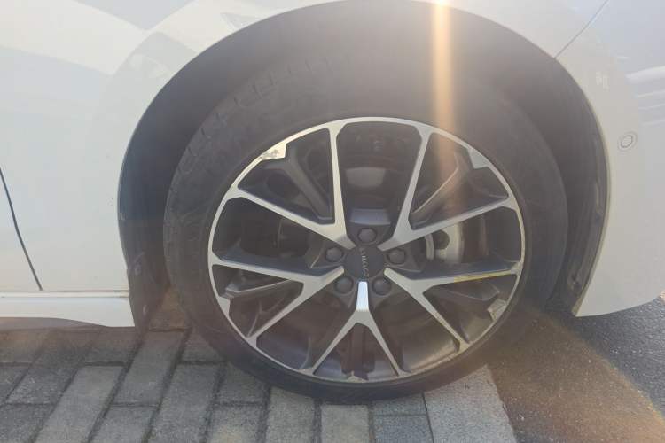 Used Lynk & Co 03 2020 1.5TD DCT JingPro Edition Right Front Wheel Hub