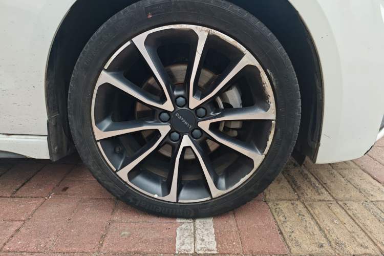 Used Lynk & Co 03 2020 1.5TD DCT Sport Edition Right Front Wheel Hub