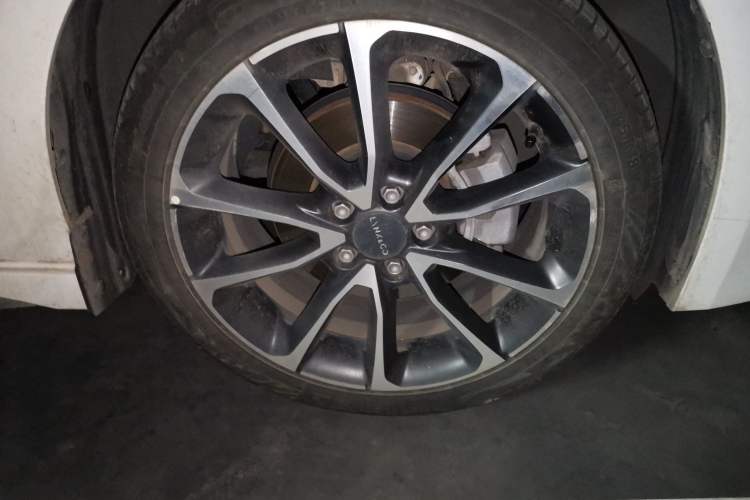 Used Lynk & Co 03 2020 1.5TD DCT Sport Edition Right Front Wheel Hub