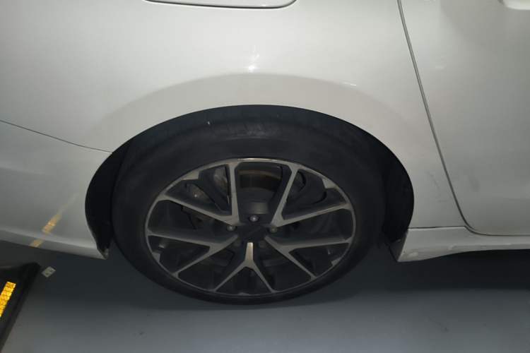 Used Lynk & Co 03 2020 1.5TD DCT JingPro Edition Right Rear Wheel Hub