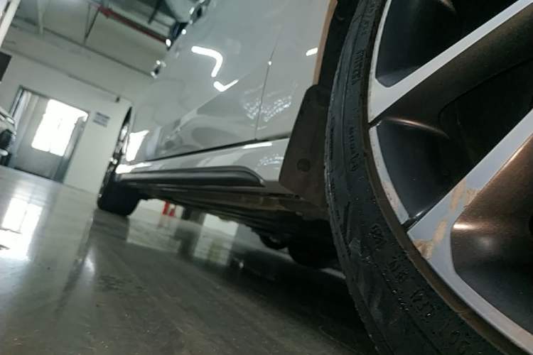 Used Lynk & Co 03 2020 1.5TD DCT Sport Edition Right Side Sill