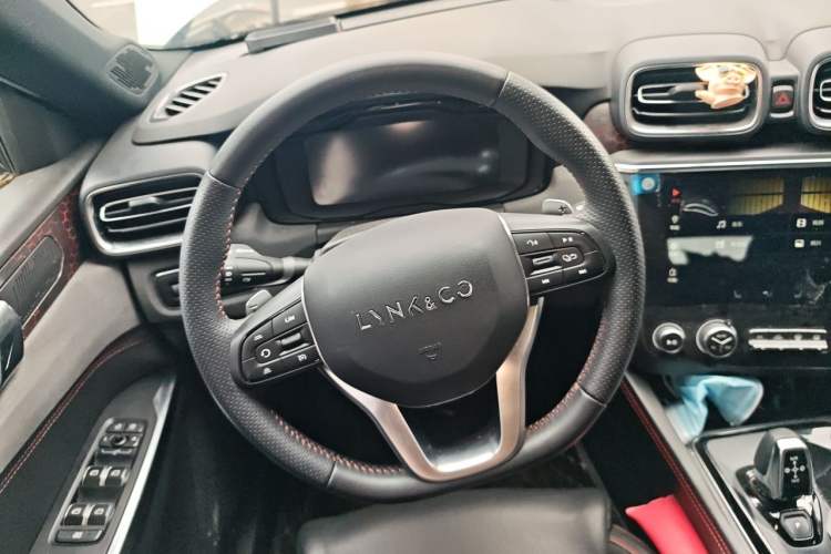 Used Lynk & Co 03 2020 1.5TD DCT Sport Edition Steering Wheel