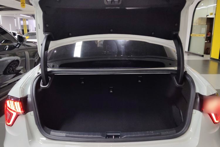 Used Lynk & Co 03 2020 1.5TD DCT JingPro Edition Trunk