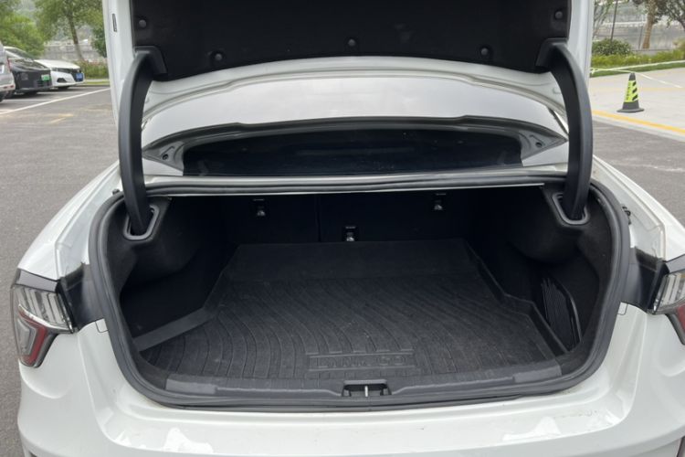 Used Lynk & Co 03 2020 1.5TD DCT JingPro Edition Trunk