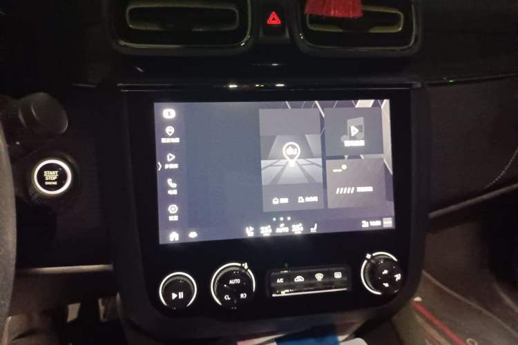 Used Lynk & Co 03 2020 03+ 2.0TD Automatic Performance Package Edition Audio And AC Panel