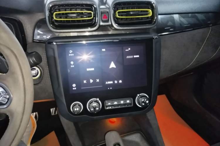 Used Lynk & Co 03 2020 03+ 2.0TD Automatic Wind-Chasing Edition Audio And AC Panel