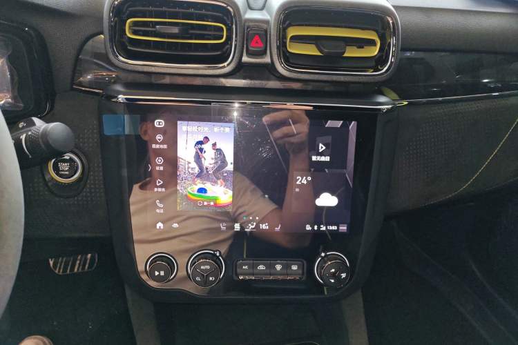 Used Lynk & Co 03 2020 03+ 2.0TD Automatic Wind-Chasing Edition Audio And AC Panel