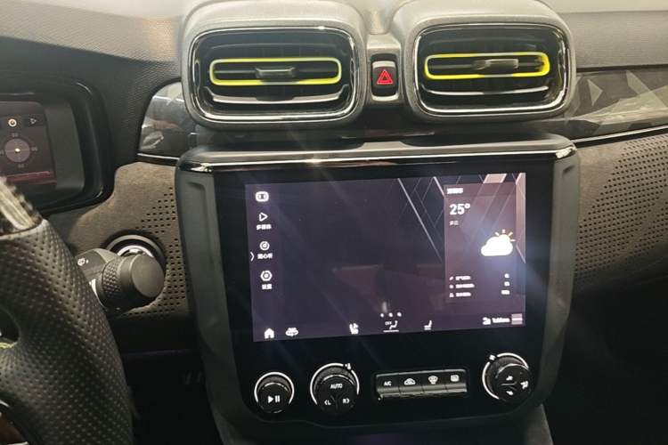 Used Lynk & Co 03 2020 03+ 2.0TD Automatic Wind-Chasing Edition Audio And AC Panel