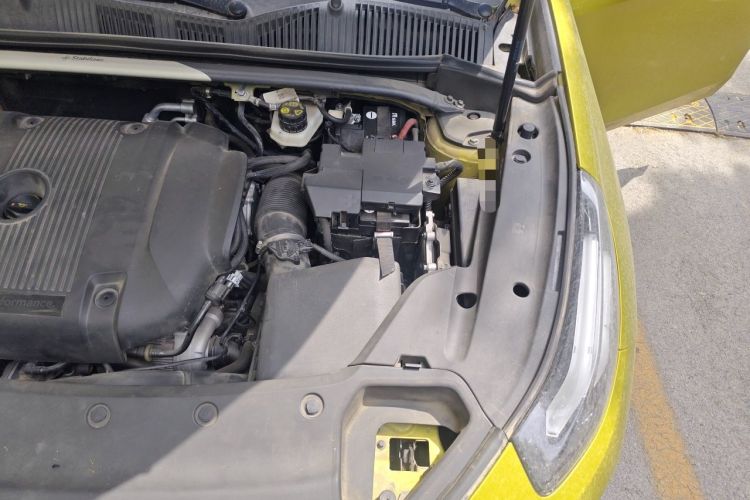 Used Lynk & Co 03 2020 03+ 2.0TD Automatic Wind-Chasing Edition Engine Bay Left