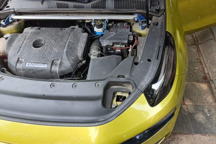 Used Lynk & Co 03 2020 03+ 2.0TD Automatic Wind-Chasing Edition Engine Bay Left