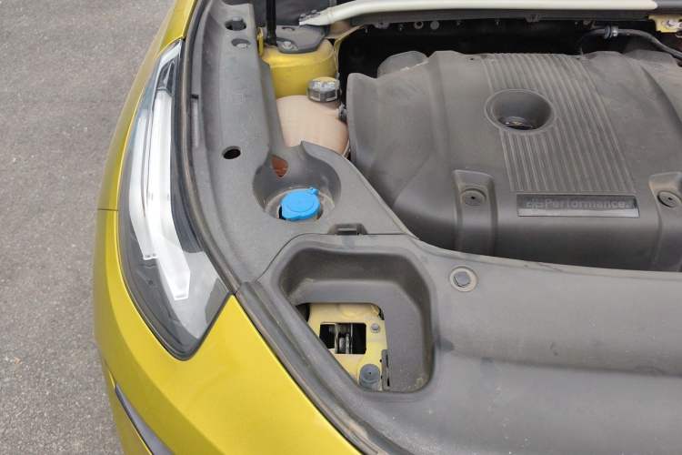 Used Lynk & Co 03 2020 03+ 2.0TD Automatic Wind-Chasing Edition Engine Bay Right