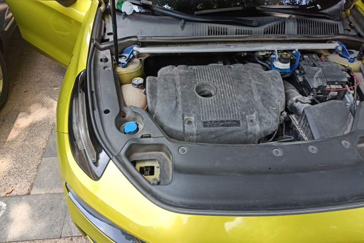 Used Lynk & Co 03 2020 03+ 2.0TD Automatic Wind-Chasing Edition Engine Bay Right