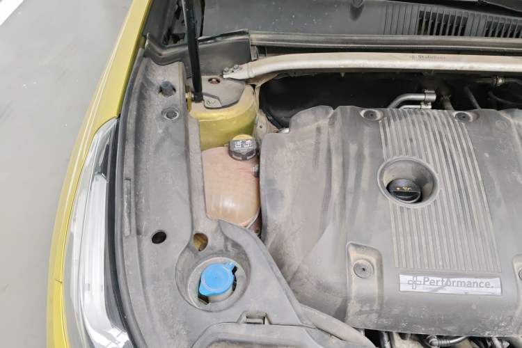 Used Lynk & Co 03 2020 03+ 2.0TD Automatic Wind-Chasing Edition Engine Bay Right