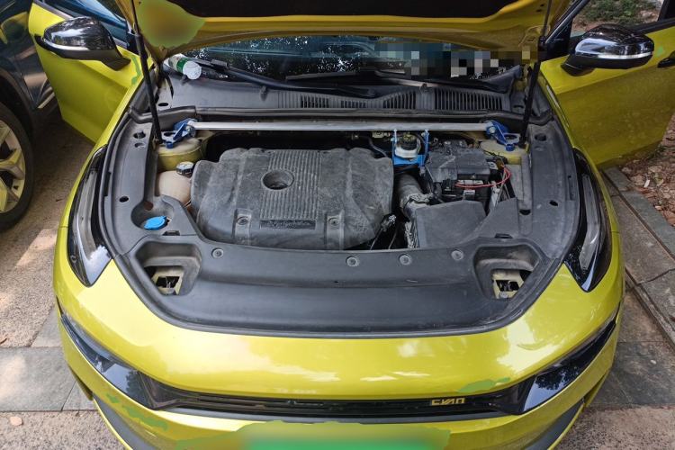 Used Lynk & Co 03 2020 03+ 2.0TD Automatic Wind-Chasing Edition Engine Bay
