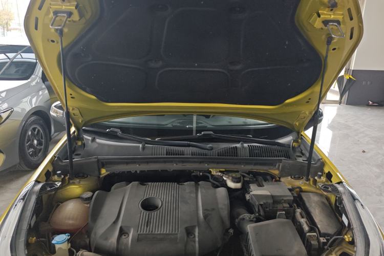 Used Lynk & Co 03 2020 03+ 2.0TD Automatic Wind-Chasing Edition Engine Bay