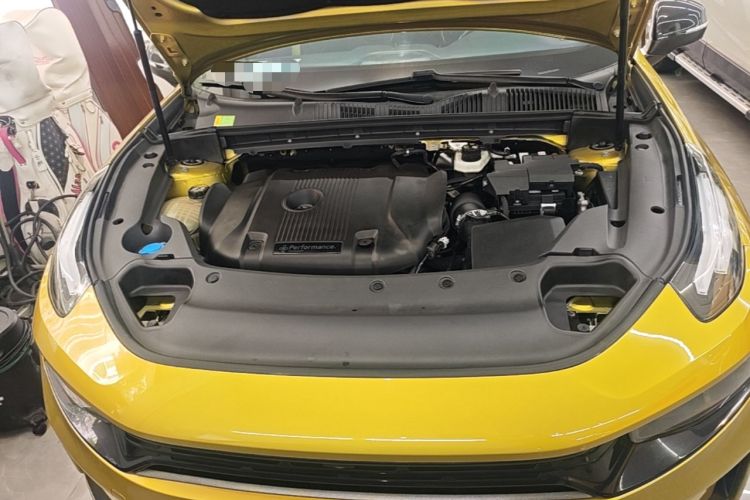 Used Lynk & Co 03 2020 03+ 2.0TD Automatic Wind-Chasing Edition Engine Bay