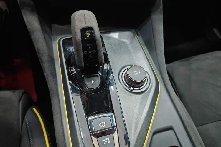 Used Lynk & Co 03 2020 03+ 2.0TD Automatic Wind-Chasing Edition Gear Lever