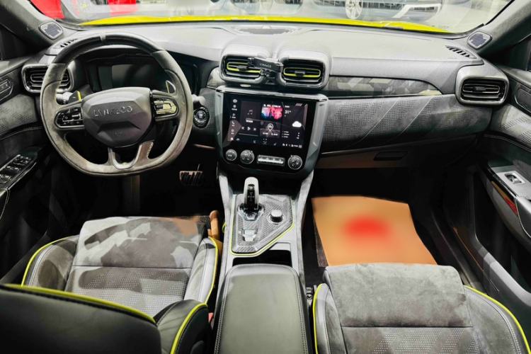 Used Lynk & Co 03 2020 03+ 2.0TD Automatic Wind-Chasing Edition Interior 2