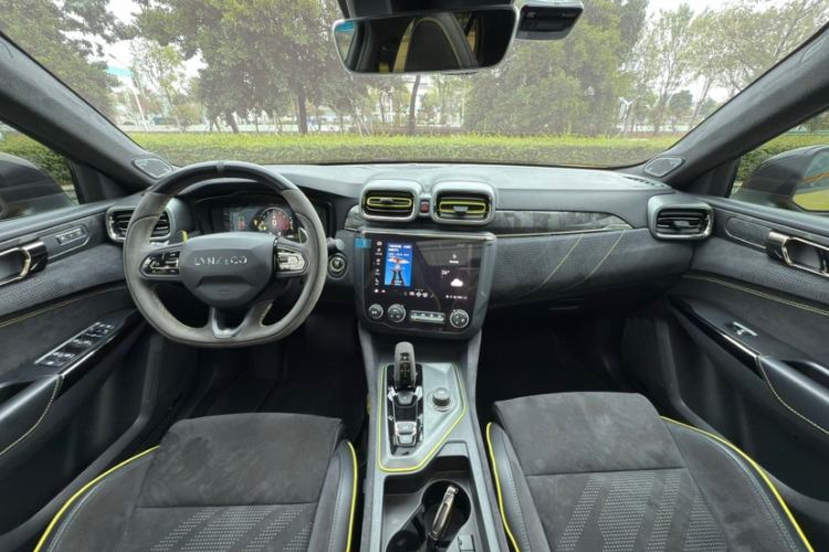 Used Lynk & Co 03 2020 03+ 2.0TD Automatic Wind-Chasing Edition Interior 4