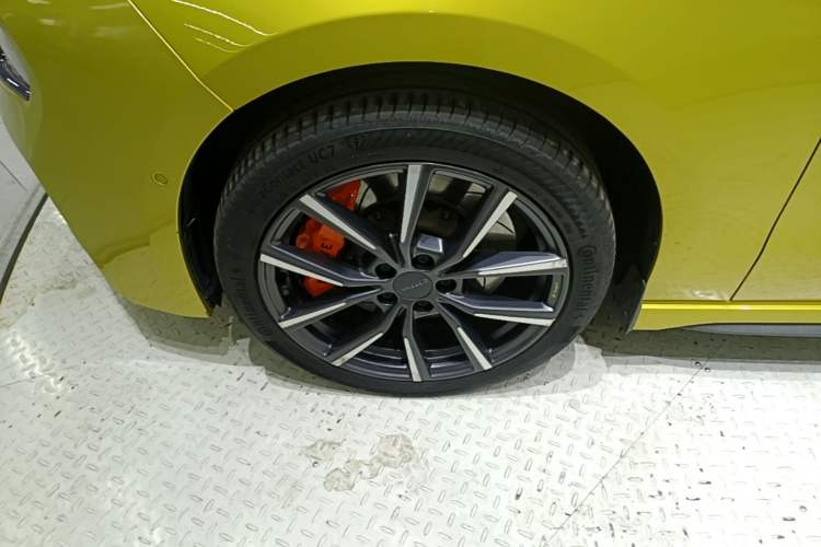 Used Lynk & Co 03 2020 03+ 2.0TD Automatic Wind-Chasing Edition Left Front Wheel Hub