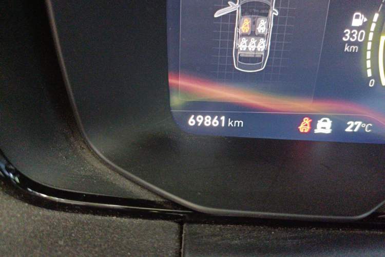 Used Lynk & Co 03 2020 03+ 2.0TD Automatic Wind-Chasing Edition Odometer Close Up