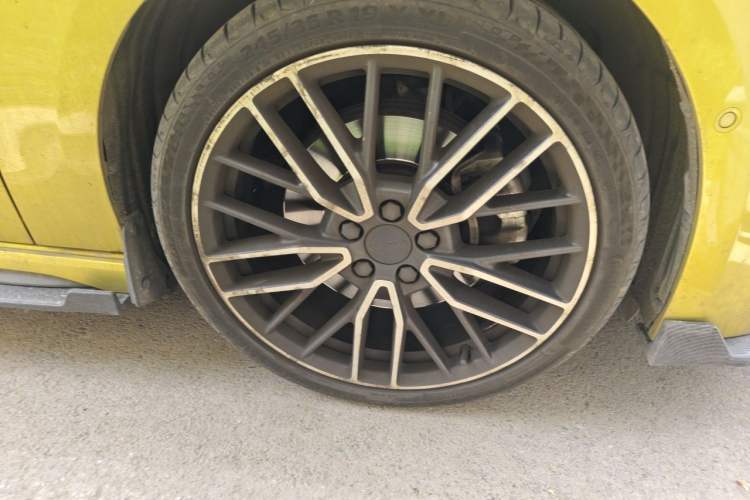 Used Lynk & Co 03 2020 03+ 2.0TD Automatic Wind-Chasing Edition Right Front Wheel Hub