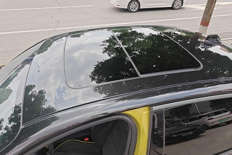 Used Lynk & Co 03 2020 03+ 2.0TD Automatic Wind-Chasing Edition Roof