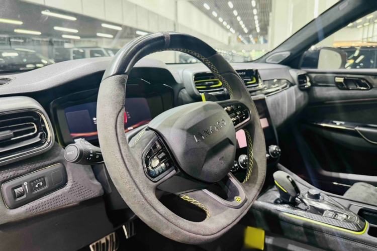 Used Lynk & Co 03 2020 03+ 2.0TD Automatic Wind-Chasing Edition Steering Wheel