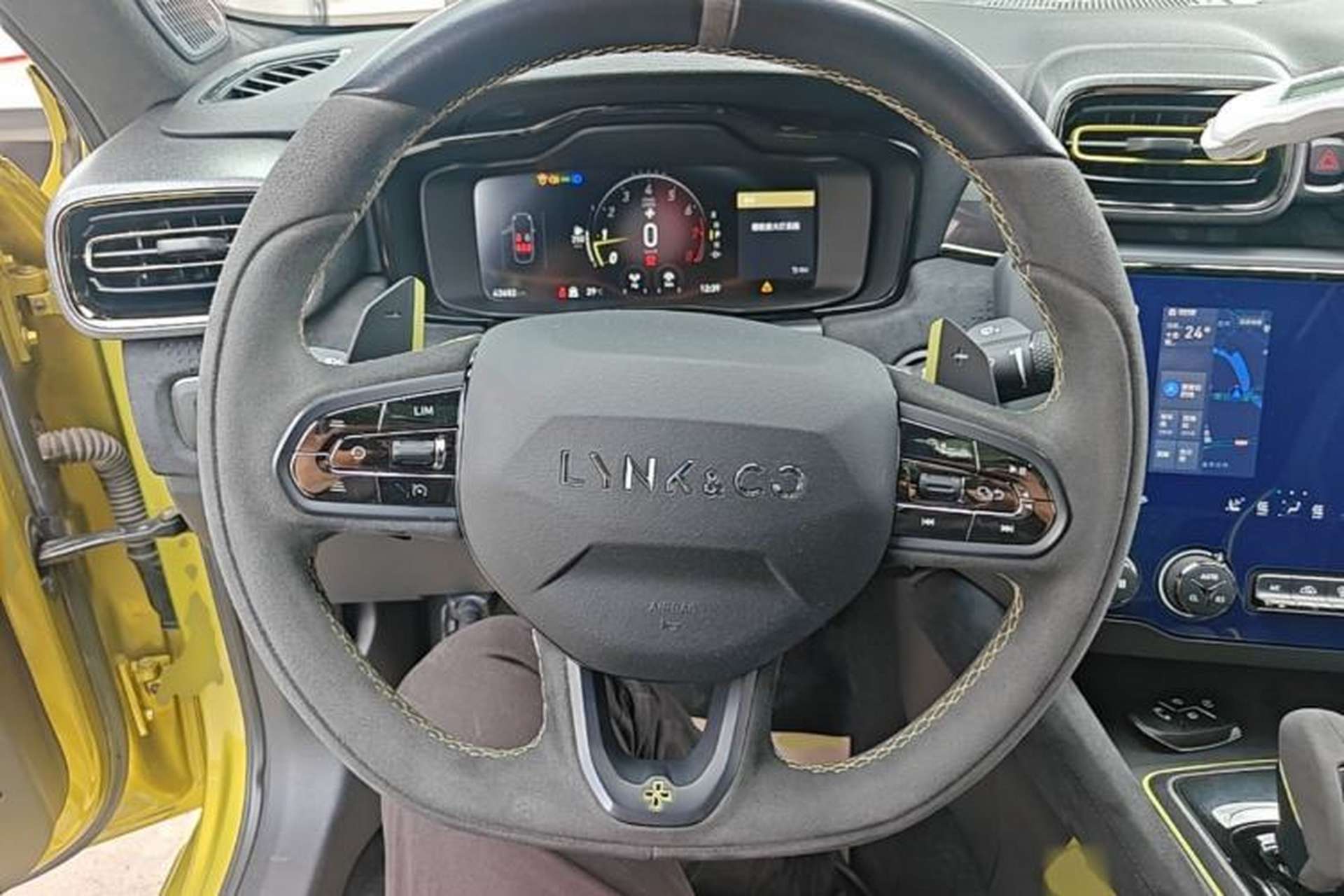 Used Lynk & Co 03 2020 03+ 2.0TD Automatic Wind-Chasing Edition Steering Wheel