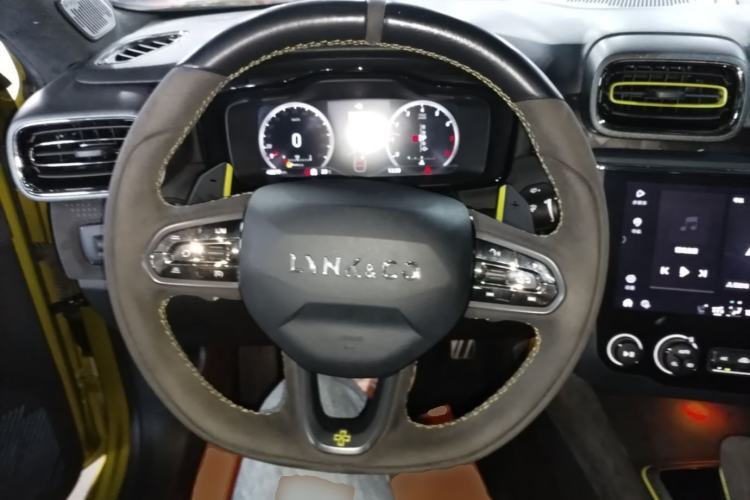 Used Lynk & Co 03 2020 03+ 2.0TD Automatic Wind-Chasing Edition Steering Wheel