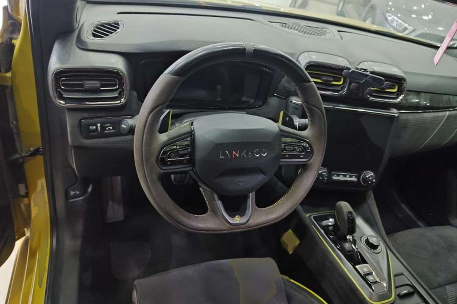 Used Lynk & Co 03 2020 03+ 2.0TD Automatic Wind-Chasing Edition Steering Wheel
