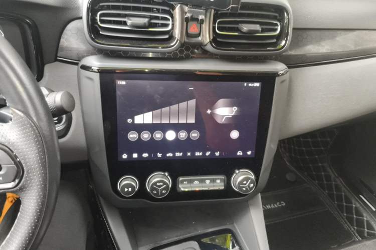 Used Lynk & Co 03 2021 2.0TD Automatic Trendy Champion Edition Audio And AC Panel