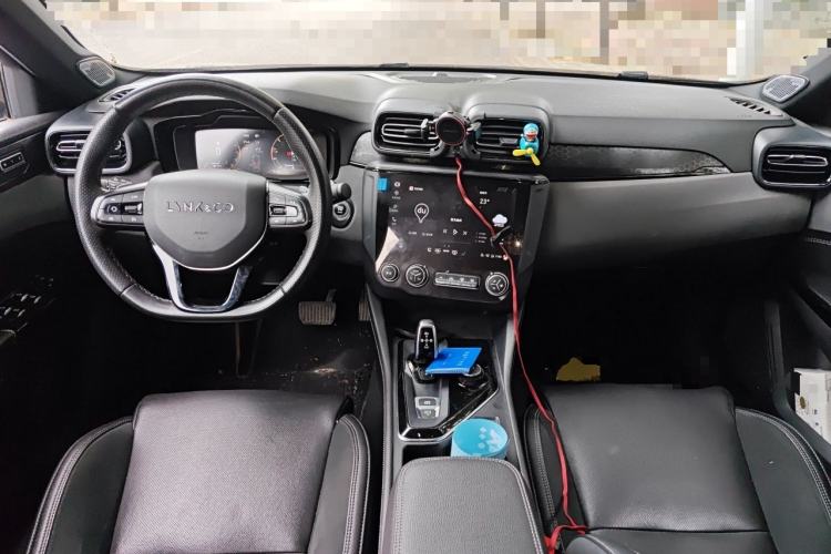 Used Lynk & Co 03 2021 2.0TD Automatic JingPro Center Console