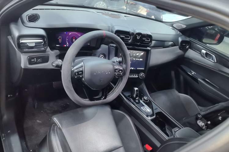 Used Lynk & Co 03 2021 1.5TD DCT Jing Champion Edition Center Console