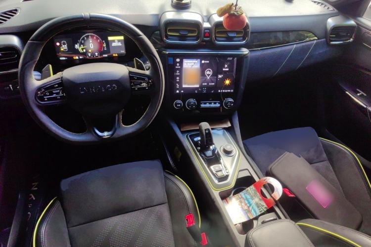 Used Lynk & Co 03 2021 03+ 2.0TD Automatic Wind-Chasing Edition Center Console