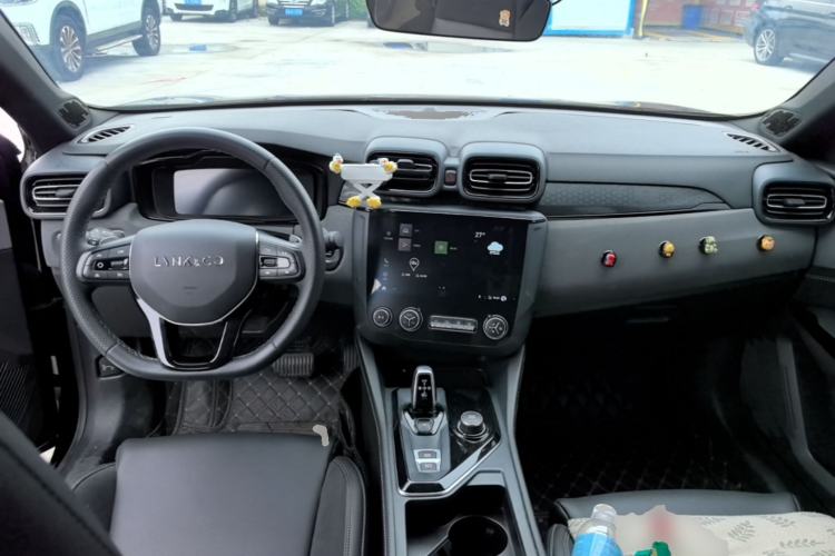 Used Lynk & Co 03 2021 1.5TD DCT JingPlus Center Console