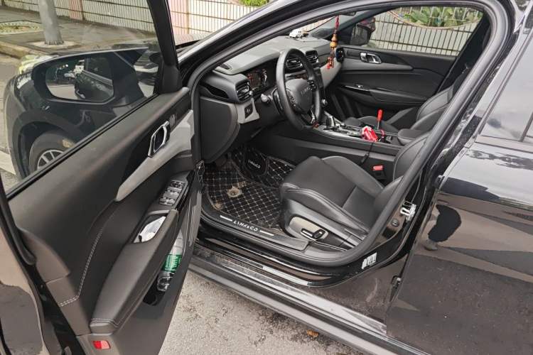 Used Lynk & Co 03 2021 1.5TD DCT JingPlus Driver Seat