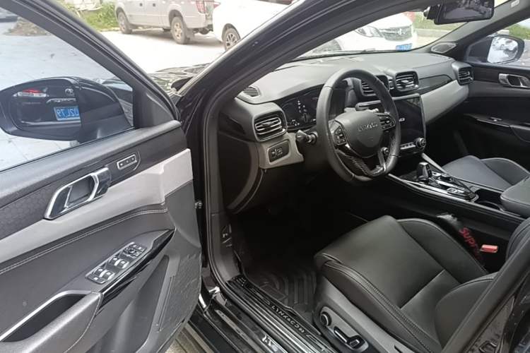 Used Lynk & Co 03 2021 2.0TD Automatic Trendy Champion Edition Driver Seat