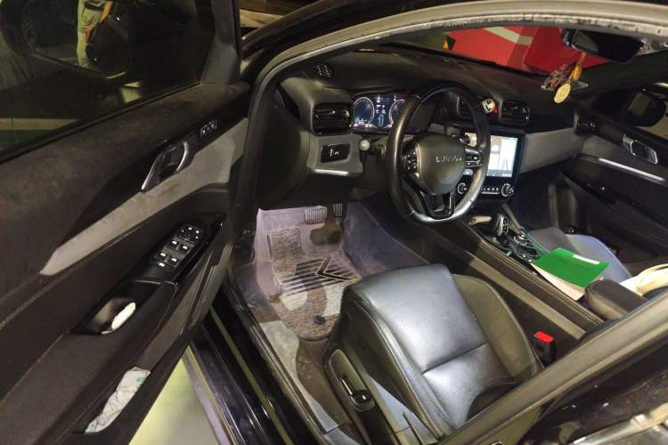 Used Lynk & Co 03 2021 1.5TD DCT Jing Champion Edition Driver Seat