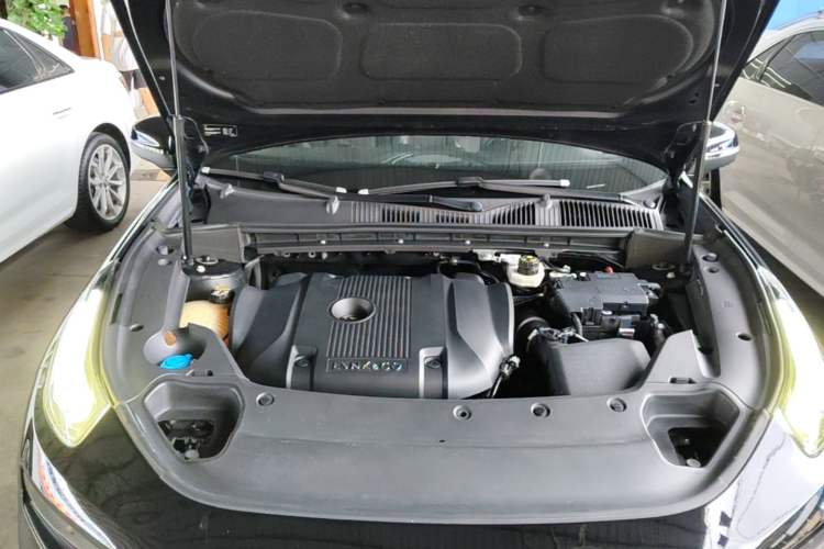 Used Lynk & Co 03 2021 2.0TD Automatic Trendy Champion Edition Engine Bay