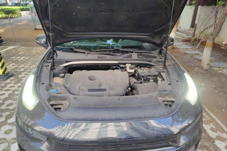 Used Lynk & Co 03 2021 03+ 2.0TD Automatic Wind-Chasing Edition Engine Bay