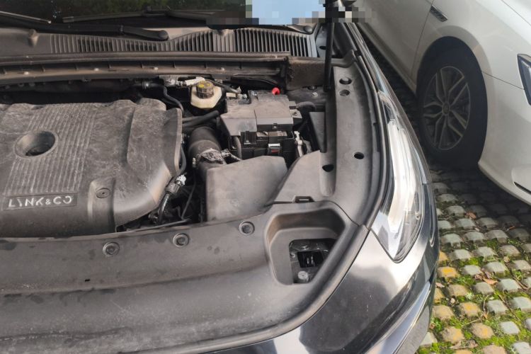 Used Lynk & Co 03 2021 2.0TD Automatic Trendy Champion Edition Engine Bay Left