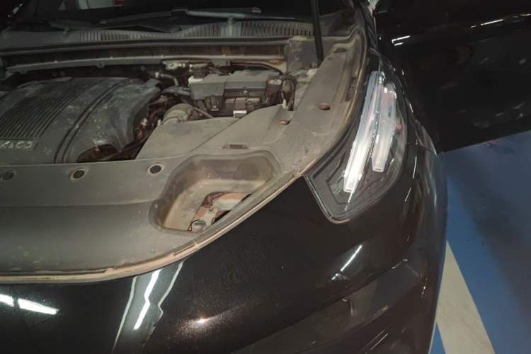 Used Lynk & Co 03 2021 1.5TD DCT Jing Champion Edition Engine Bay Left