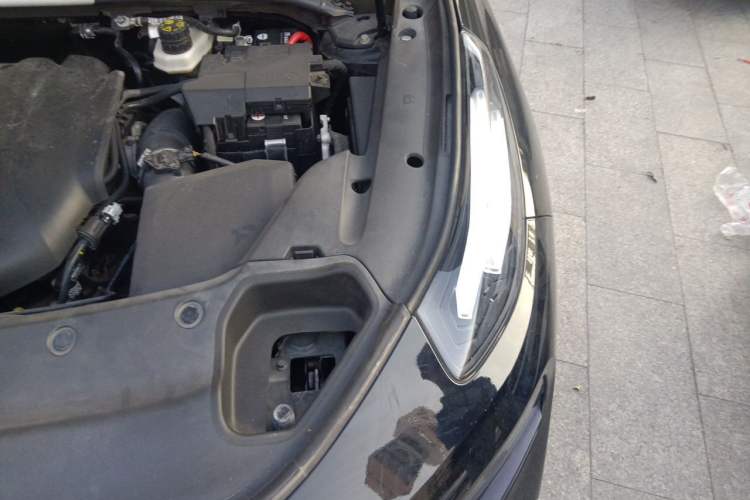 Used Lynk & Co 03 2021 03+ 2.0TD Automatic Wind-Chasing Edition Engine Bay Left