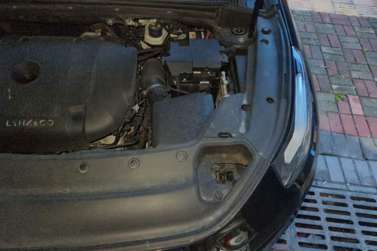 Used Lynk & Co 03 2021 2.0TD Automatic Trendy Champion Edition Engine Bay Left