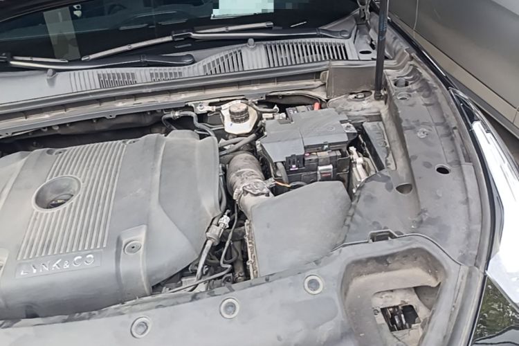Used Lynk & Co 03 2021 2.0TD Automatic JingPro Engine Bay Left